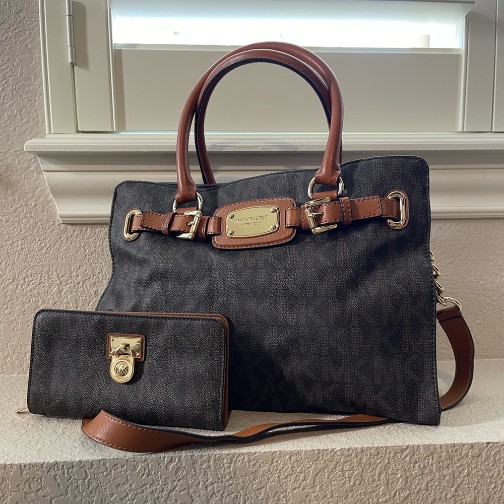 Michael Kors Brown Signature Purse / Wallet